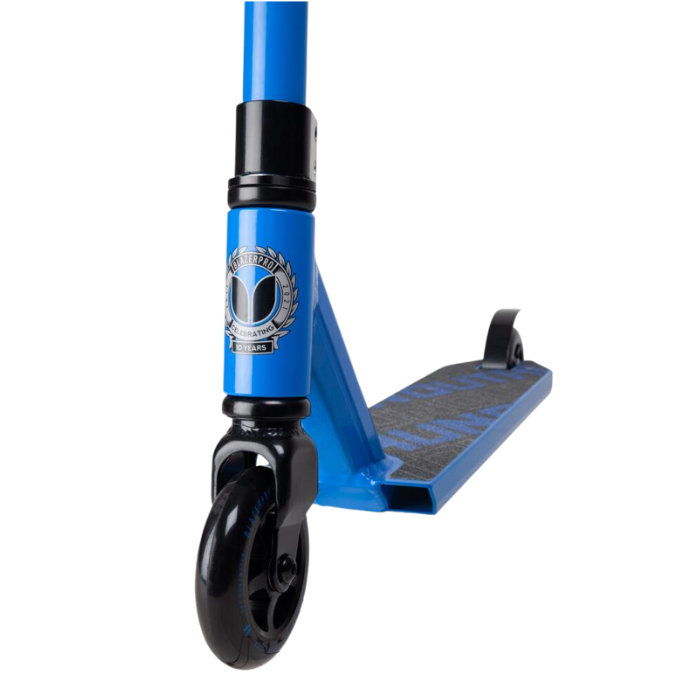 Blazer Pro Outrun 2 Complete Stunt Scooter